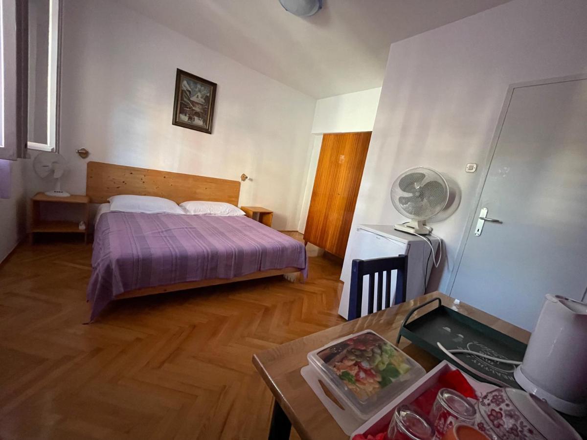 Hvar Guesthouse - Double Bedroom With Private Bathroom Jelsa  Exterior photo