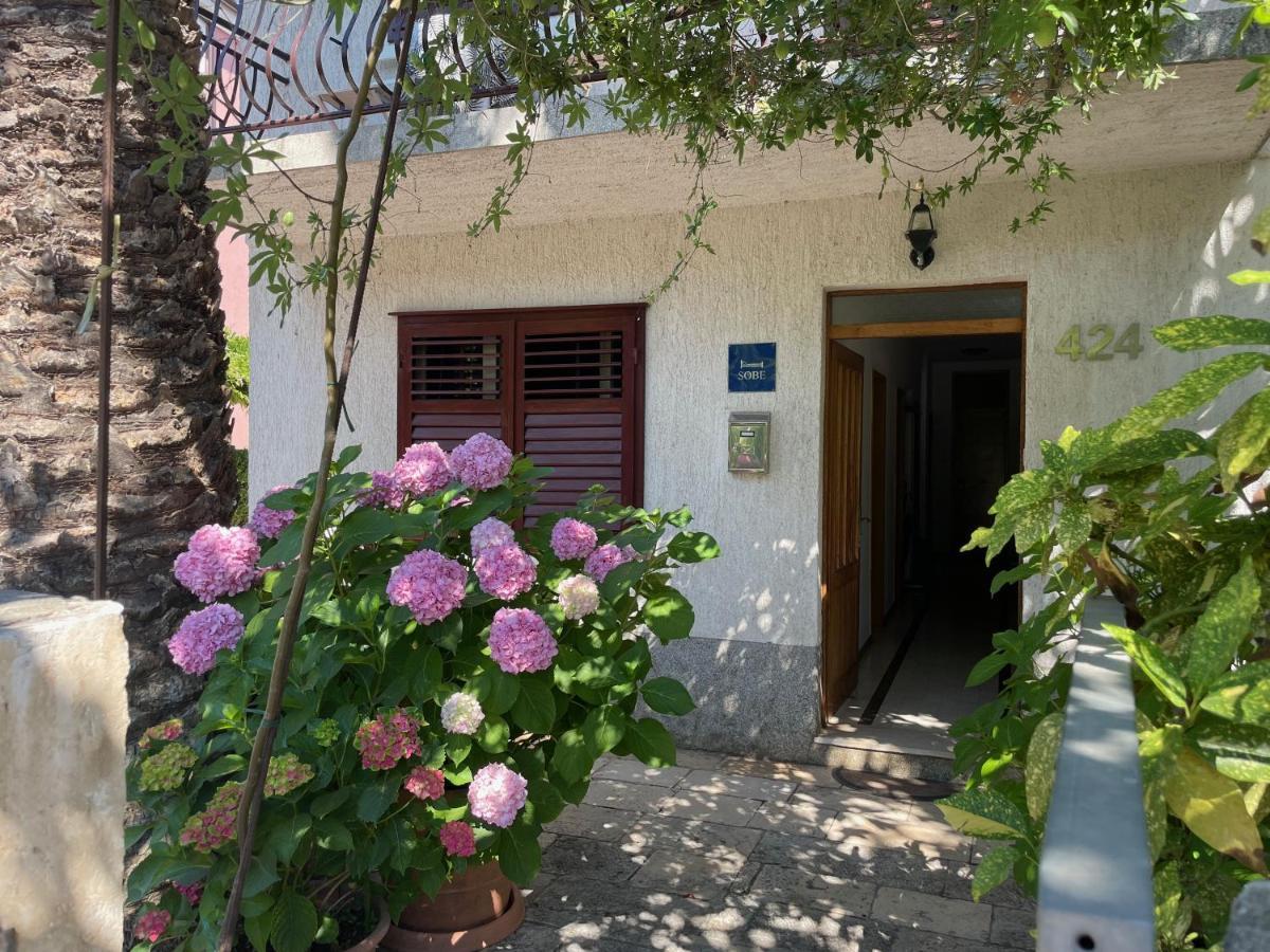 Hvar Guesthouse - Double Bedroom With Private Bathroom Jelsa  Exterior photo