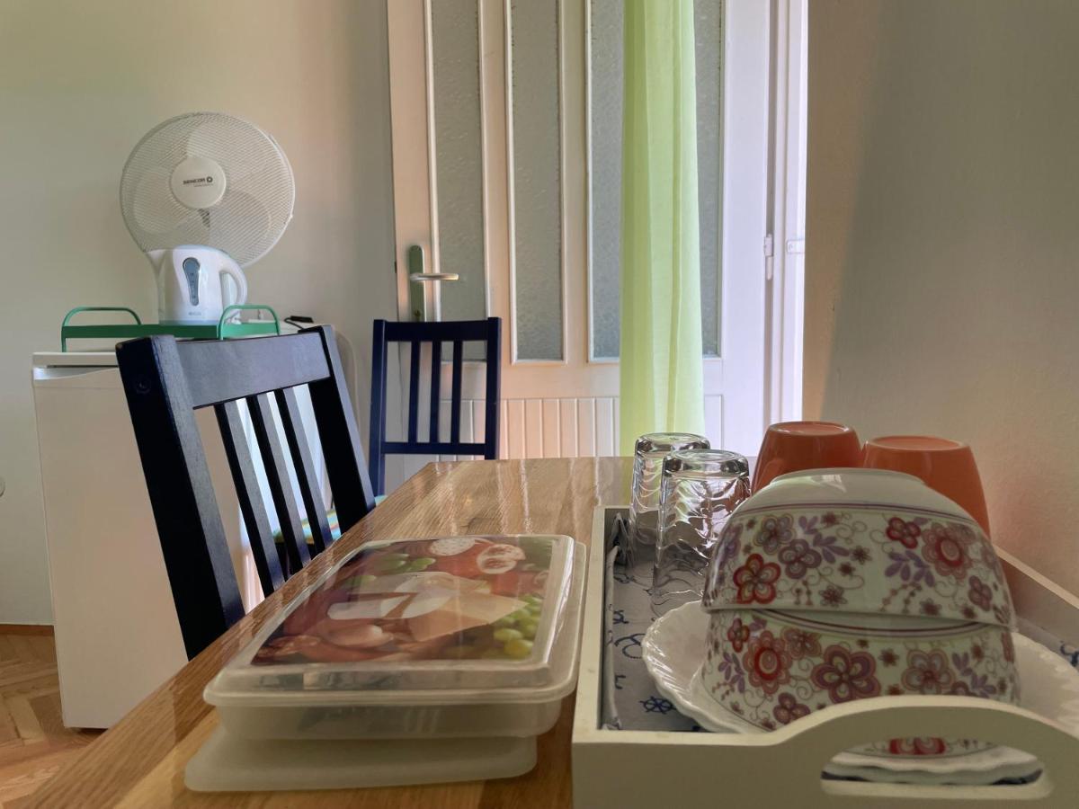 Hvar Guesthouse - Double Bedroom With Private Bathroom Jelsa  Exterior photo