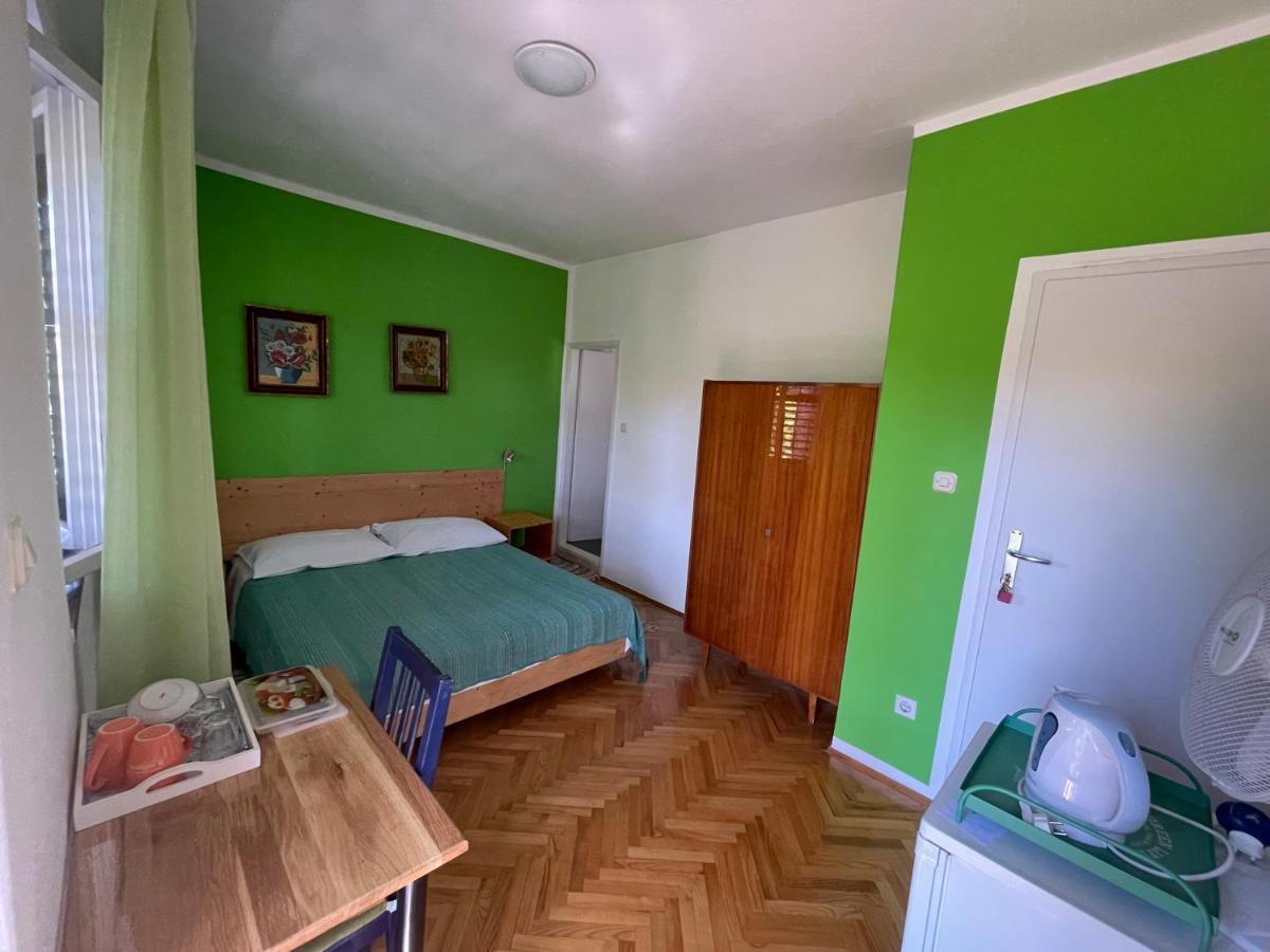 Hvar Guesthouse - Double Bedroom With Private Bathroom Jelsa  Exterior photo